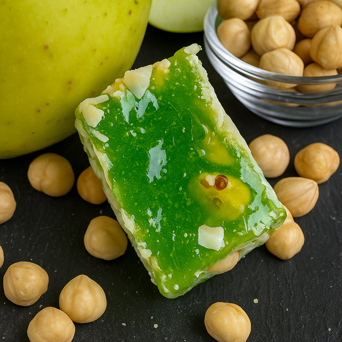 Ābolu lukums ar lazdu riekstiem