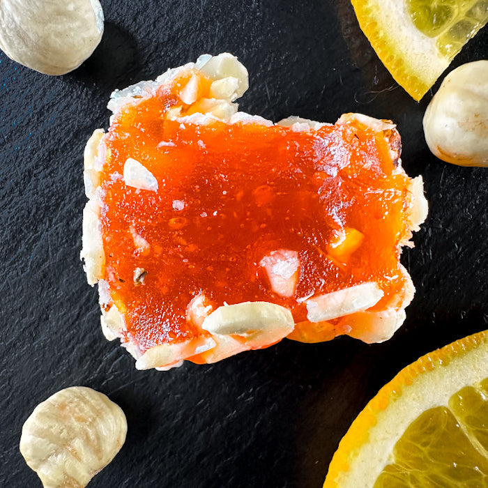 Apelsīnu lukums ar lazdu riekstiem