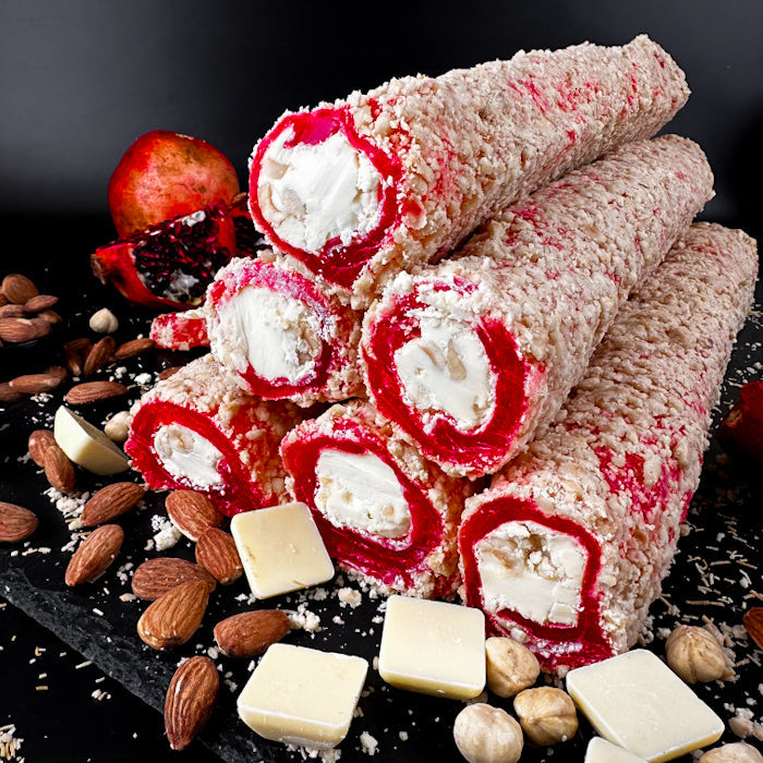 Granātābolu lukums ar mandelēm un lazdu riekstiem