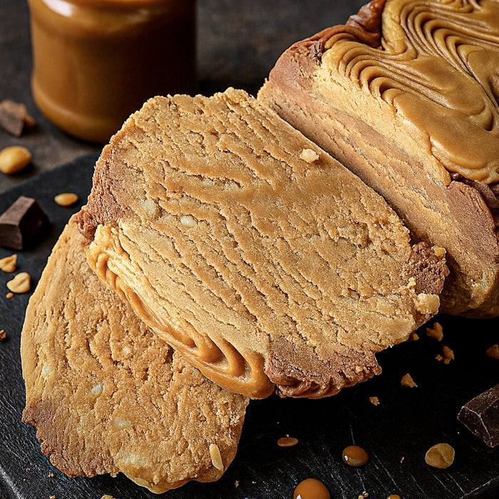 Riekstu-karameļu rulete ar iebiezināto kremu 