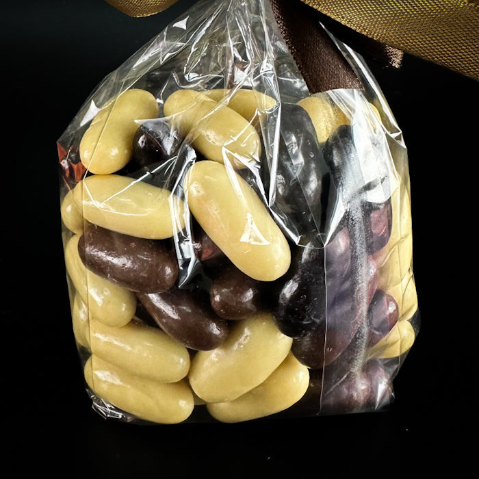 Шоколадные драже с яблоками cukātiem miks