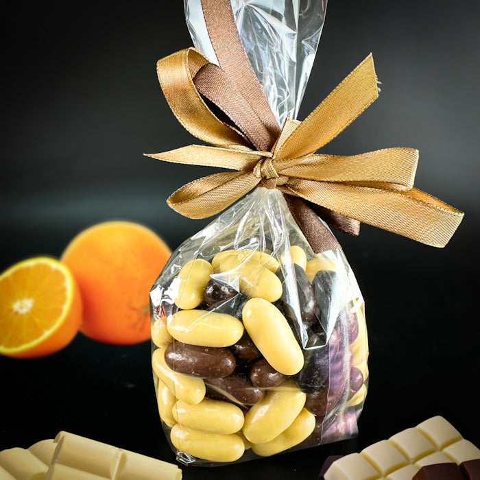 Шоколадные драже с яблоками cukātiem miks