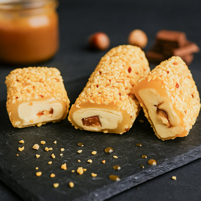 Lukums ar šokolādes-karameļu pildījumu un lazdu riekstiem