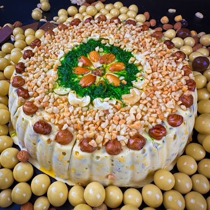 Fantastiska Samarkandas piena halva ar saldējuma garšu 