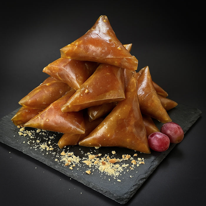 Samsas trīsstūrīši ar lazdu riekstu krēmu