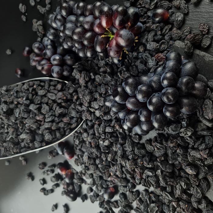 Tumšās karaliskās rozīnes