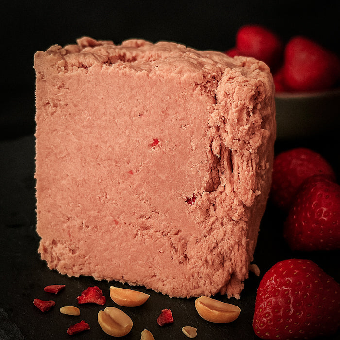 Халва zemesriekstu ar zemeņu garšu 